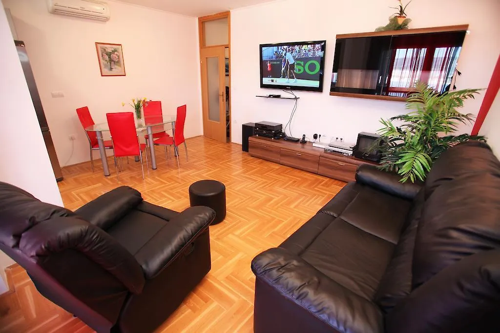 Apartment Marina Traù