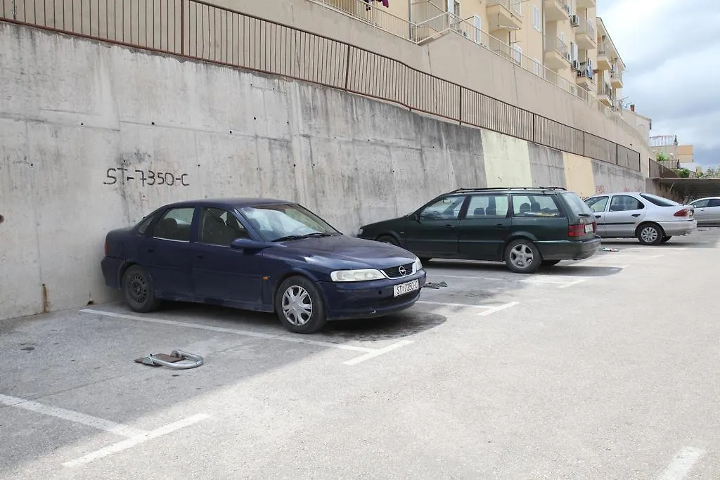 Apartment Marina Traù